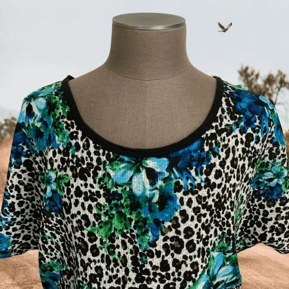 Urban Mix Junior's size 2X Black white animal Print floral short sleeve blouse - Picture 1 of 14